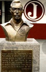 Busto do Pelé